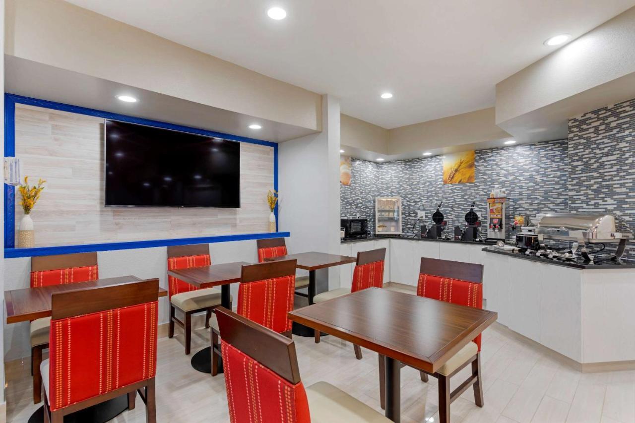 Hotel Comfort & 3*